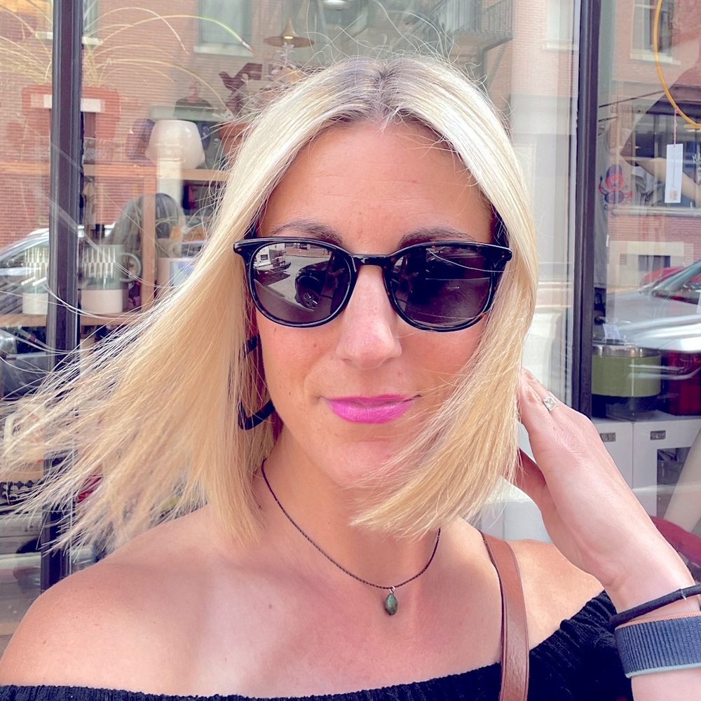 Meet your Posher, Lori